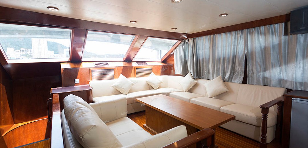 72尺豪華飛橋游艇